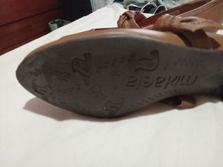 Sandalias Mikaela Cuero Marrón - 39..num
24.5/25sm