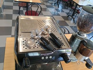 Oferta Cafetera Profesional + Molinillo de Café Pr