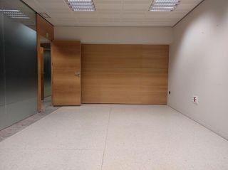 Local comercial en alquiler en Doctor Cerrada en Zaragoza