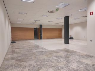 Local comercial en alquiler en Doctor Cerrada en Zaragoza