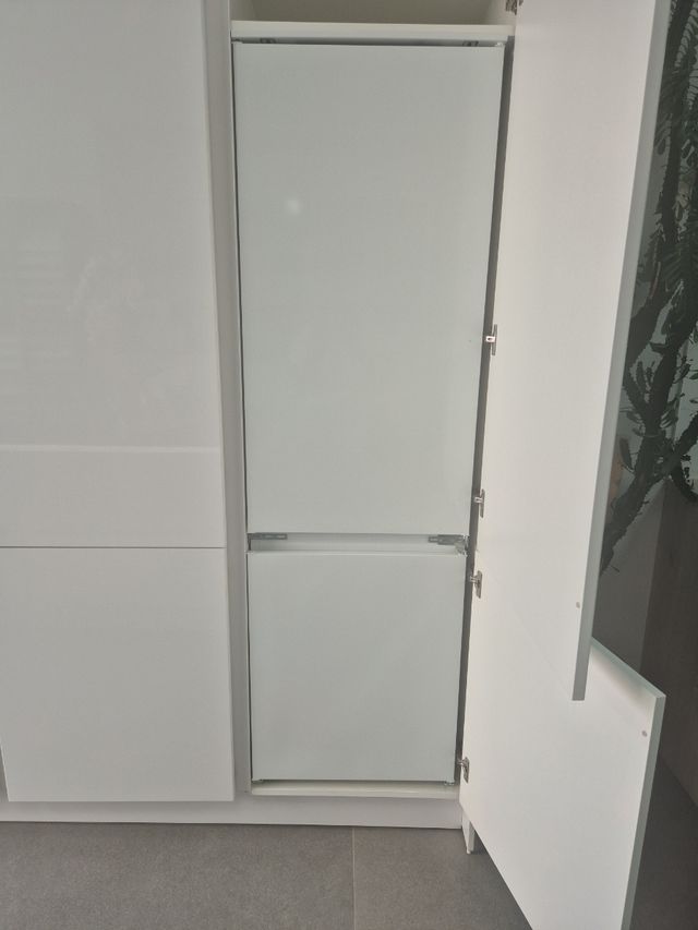 Nevera AEG SCB81826TS Integrada 177cm