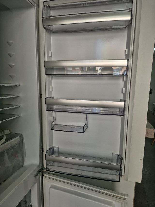 Nevera AEG SCB81826TS Integrada 177cm