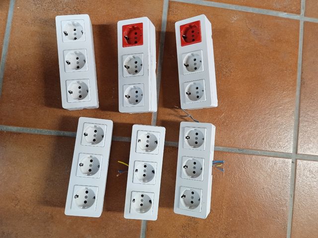 5 Enchufes Simon 3 Clavijas
