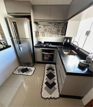 Cuidadora de niños y limpieza hogar