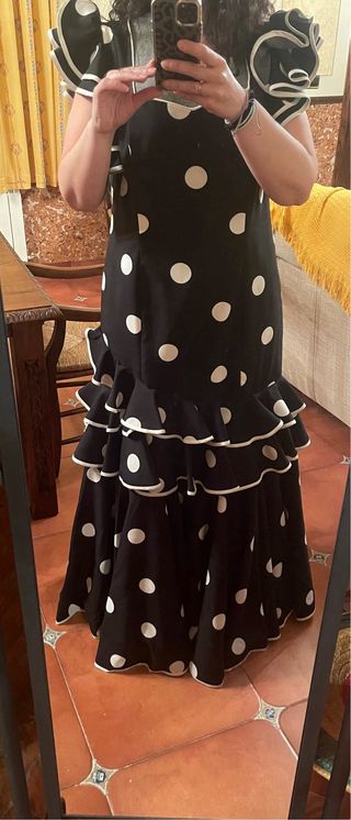 Traje Flamenca lunares blanco-negro, talla 52