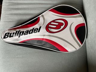 Pala Bullpadel BP10 Pro con funda