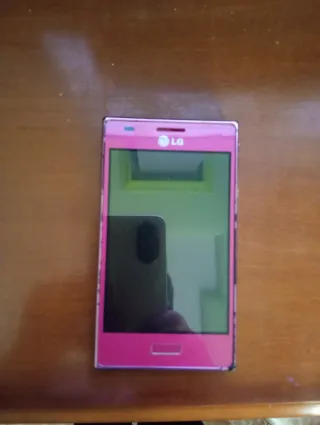 Teléfonos antiguos Nokia y LG