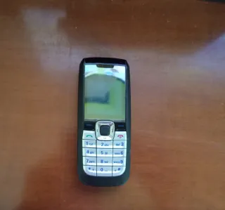 Teléfonos antiguos Nokia y LG