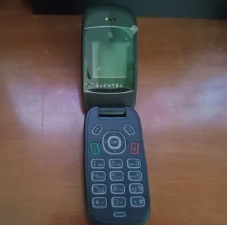 Teléfonos antiguos Nokia y LG