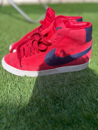 Zapatillas Nike rojas y azules talla 40