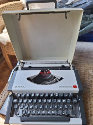 Máquina escribir Olympia Traveller de Luxe