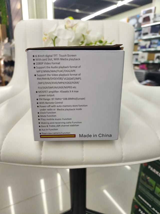 Radio para auto 6.9" con pantalla táctil