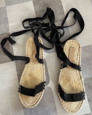 Sandalias planas atadas al tobillo - 39