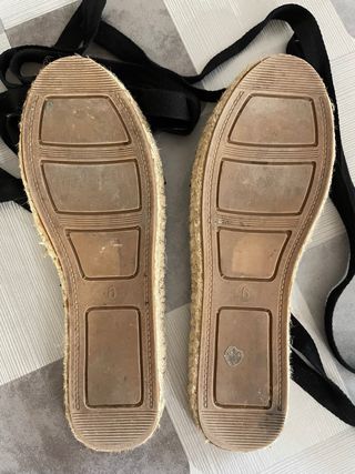 Sandalias planas atadas al tobillo - 39