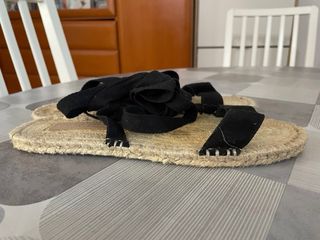 Sandalias planas atadas al tobillo - 39