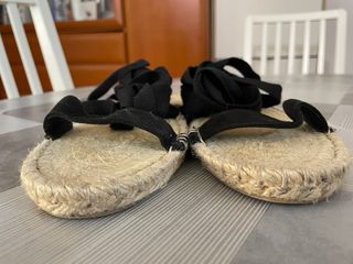 Sandalias planas atadas al tobillo - 39