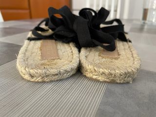 Sandalias planas atadas al tobillo - 39