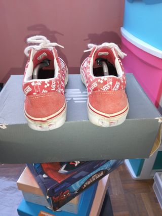Vans Old Skool rojas talla 38.5