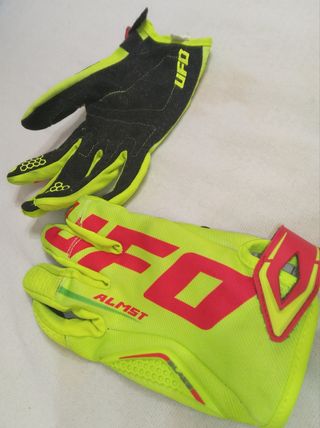 Guantes ciclismo y moto.