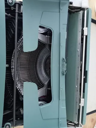 Olivetti Lettera 32: Macchina da scrivere vintage