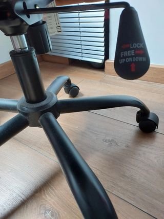 Silla oficina marrón piel sintética