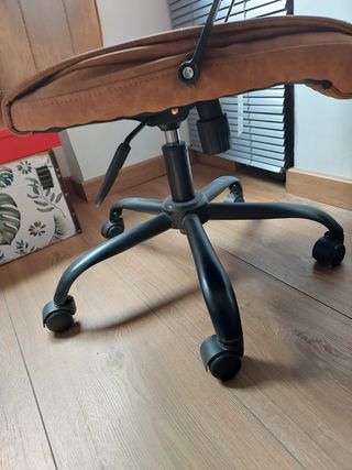 Silla oficina marrón piel sintética