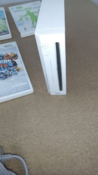 Nintendo Wii blanca + 7 juegos