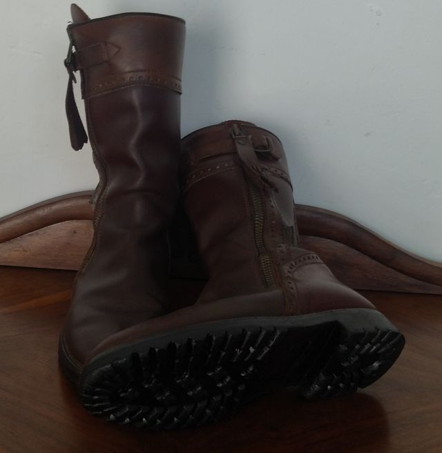 BOTAS DE CUERO 41