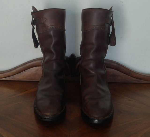 BOTAS DE CUERO 41