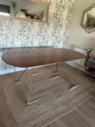 Mesa de comedor de Madera (NO INCLUYE LAS SILLAS)