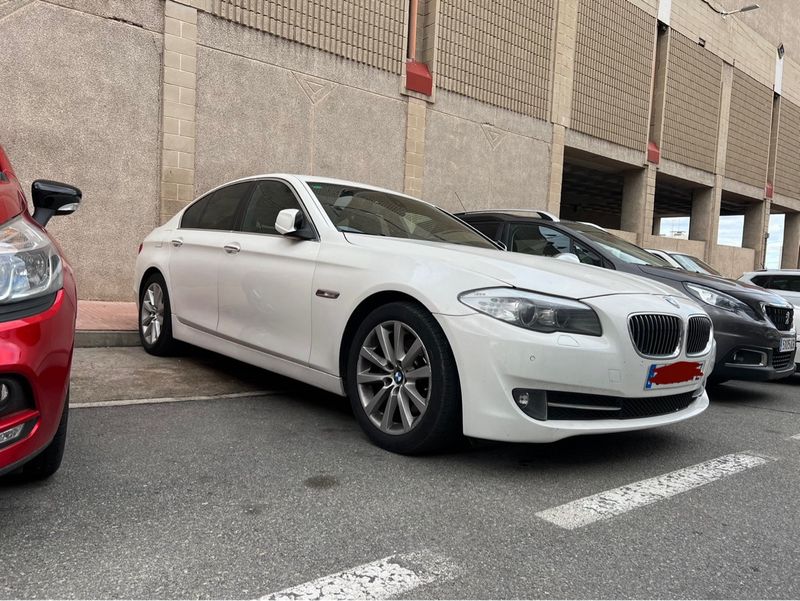 BMW Serie 5 2010, foto 2