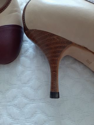 Zapatos tacón beige y marrón