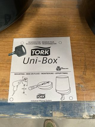 2 Dispensadores Tork Uni-Box