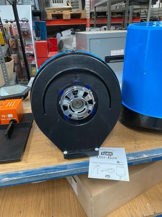 2 Dispensadores Tork Uni-Box