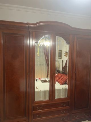 Dormitorio clásico madera