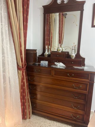 Dormitorio clásico madera