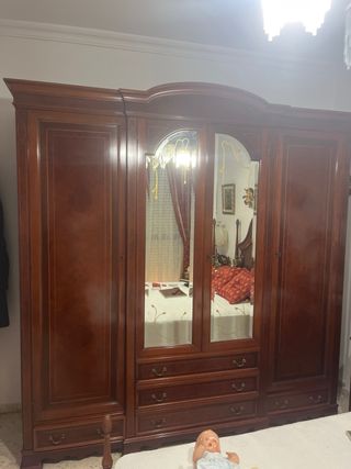 Dormitorio clásico madera