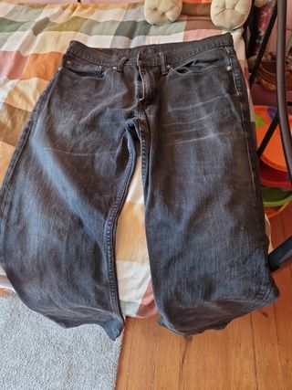Vaqueros Levis negros