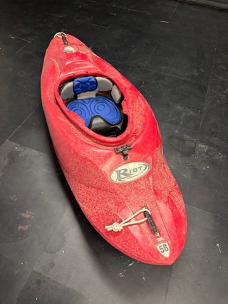 Kayak Riot aguas bravas usado