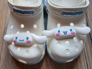 Crocs Cinnamoroll  Talla 35-36