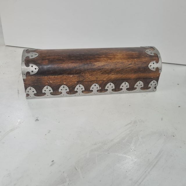 Scatola in legno vintage marrone argento