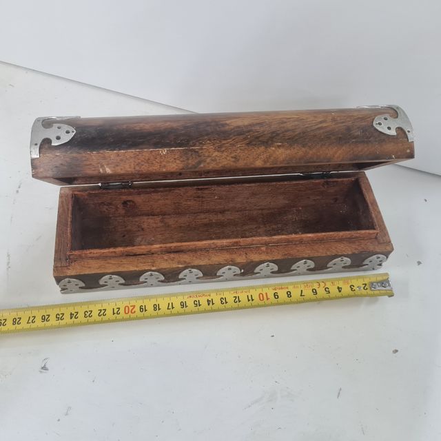 Scatola in legno vintage marrone argento