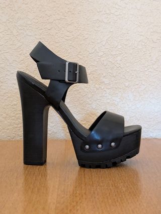 Sandalias Tacón Bershka negras 14cm