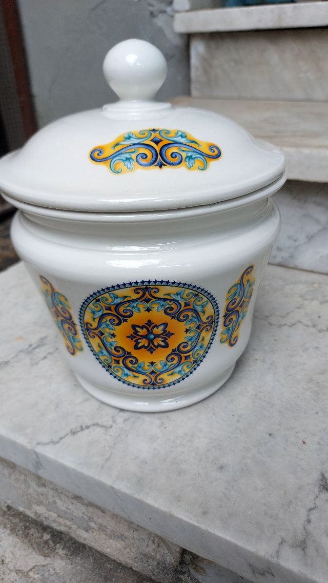 Porta biscotti in porcellana