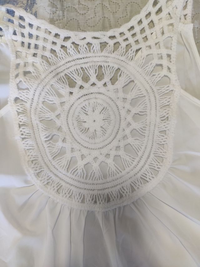 3 camisetas: azul y blanca