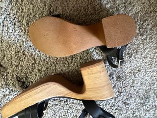 Sandalias Tina Kiz negras y doradas - 