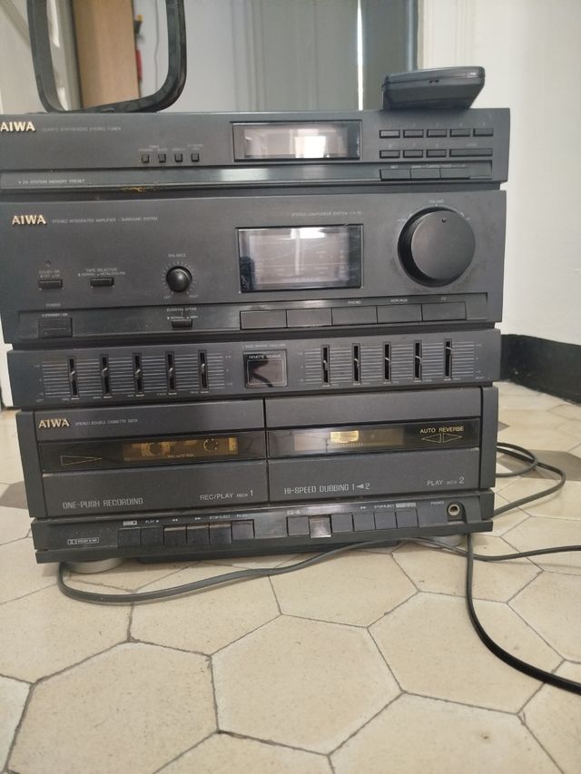 Minicadena Aiwa + Altavoz Philips SW 3050