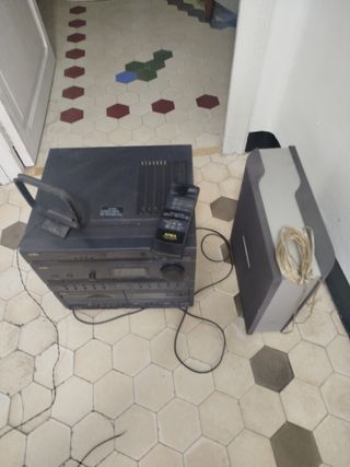 Minicadena Aiwa + Altavoz Philips SW 3050