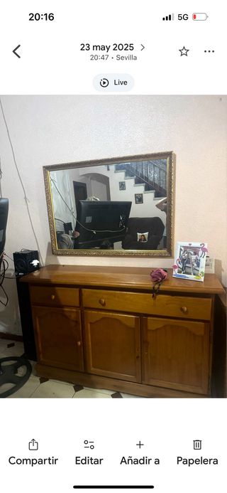 Mueble provenzal con espejo dorado