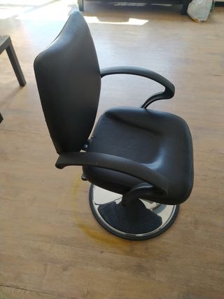 Vendo 2 Poltrone Barbieri Vintage